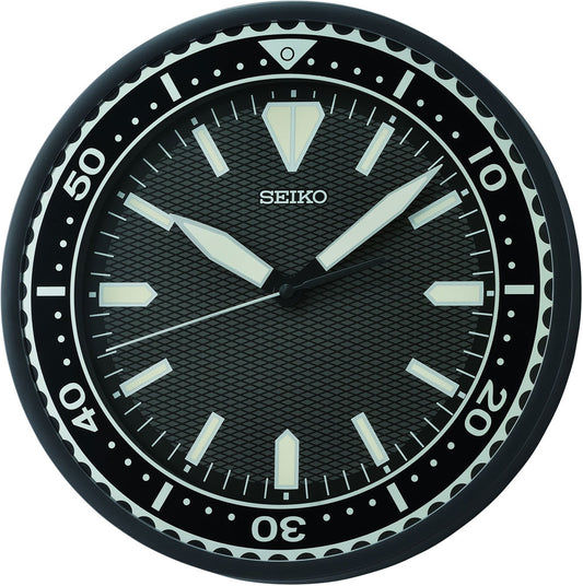 Seiko Wanduhr 30x30x4,5 cm Kunststoff • Geräuschloses Quarzwerk • Leuchtzeiger
