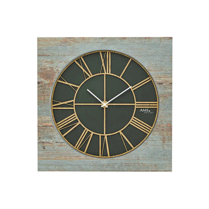 Wanduhr mit Holzgehäuse und dunkelgrünem Zifferblatt, goldene Teilung und Zeiger.