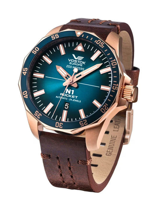 Vostok Europe Herrenuhr mit blauem Zifferblatt, Roségoldgehäuse und braunem Lederarmband