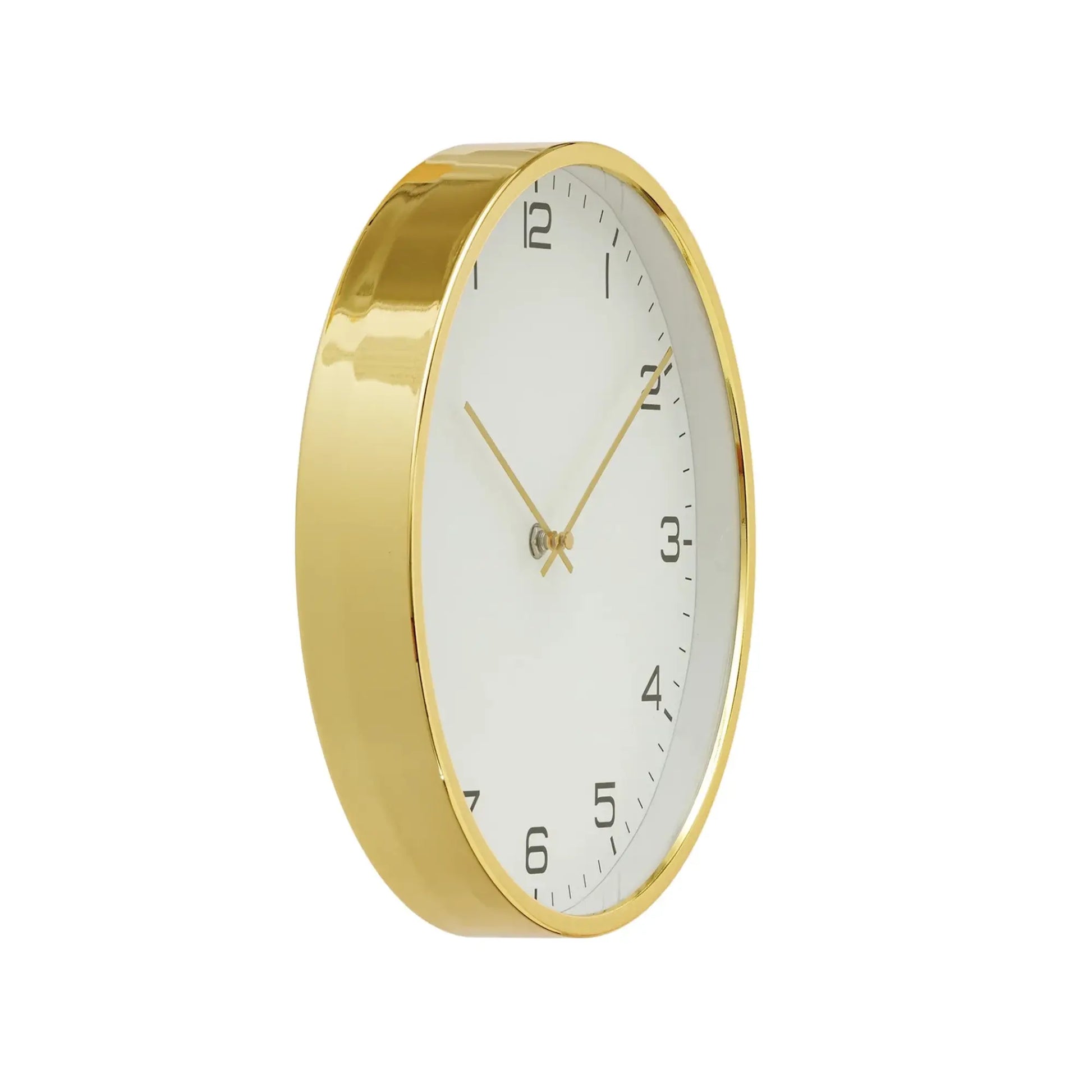 Runde Wanduhr mit goldfarbener Einfassung und weißem Zifferblatt, schräger Blick