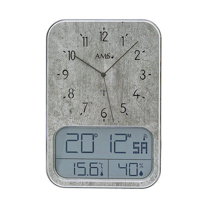 Wanduhr mit analogem Zifferblatt und Digitaldisplay, zeigt Zeit, Temperatur und Luftfeuchtigkeit