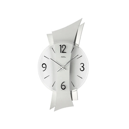 AMS Remini Wanduhr aus Aluminium mit weißem Ziffernblatt und schwarzen Zahlen