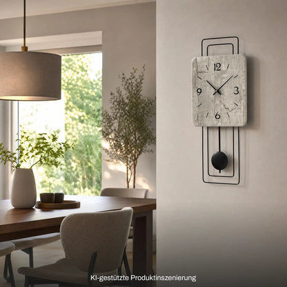 Quarzwanduhr in Betonoptik mit eckigem Rahmen und Pendelwerk, an der Wand montiert
