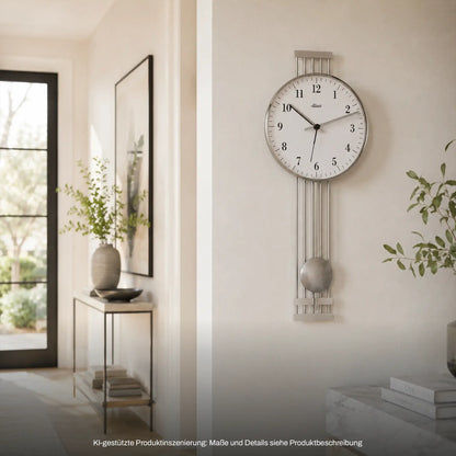 Wanduhr mit rundem Zifferblatt, Metall-Pendelstab und Kugel, an der Wand montiert