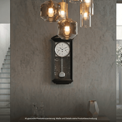 Hermle Wanduhr: schwarze Glasfront mit rundem Ziffernblatt und sichtbarem Pendel.