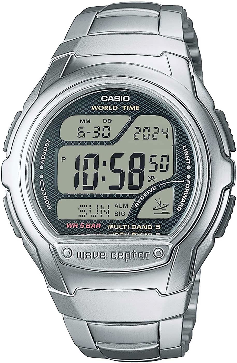 Casio Funkuhr mit silberfarbenem Metallband und rundem Digitaldisplay