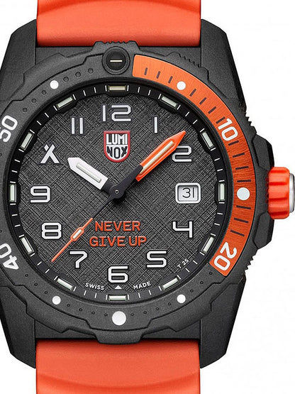 Luminox Bear Grylls Survival XB.3729.NGU Herrenuhr Schwarz/Orange • Saphirglas • 200m Wasserdicht