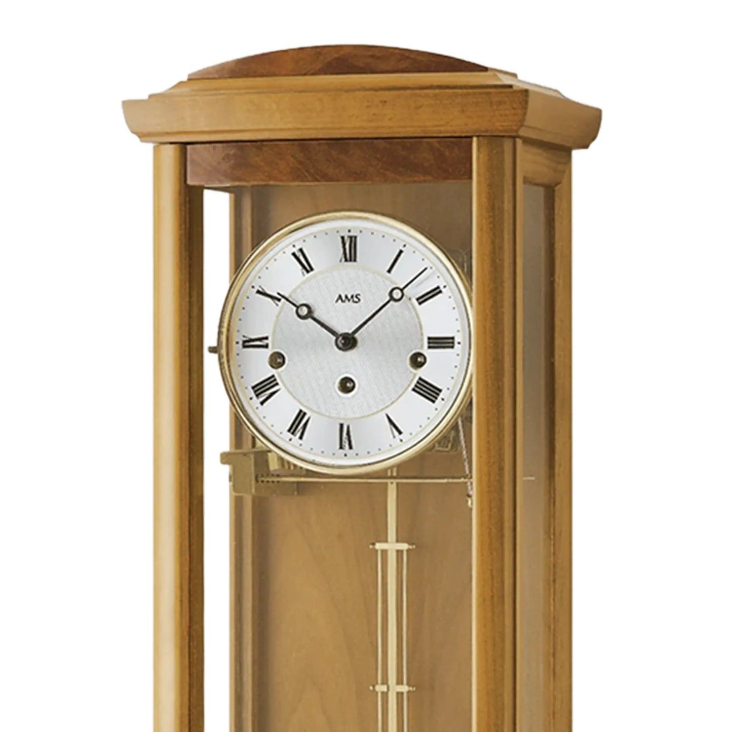 Nahaufnahme der Regulator-Wanduhr: weißes Zifferblatt mit Pendelwerk