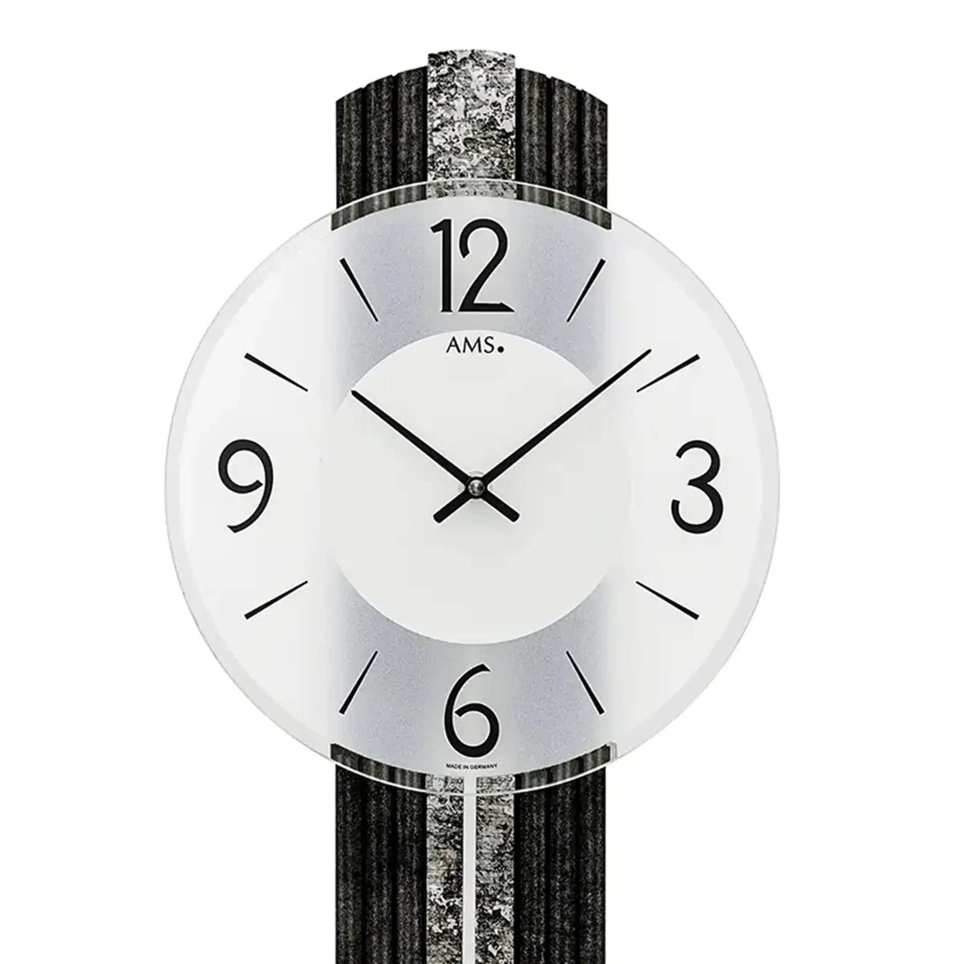 Wanduhr-Zifferblatt mit schwarzen Zeigern, Ziffern 3/6/9/12 und AMS-Logo