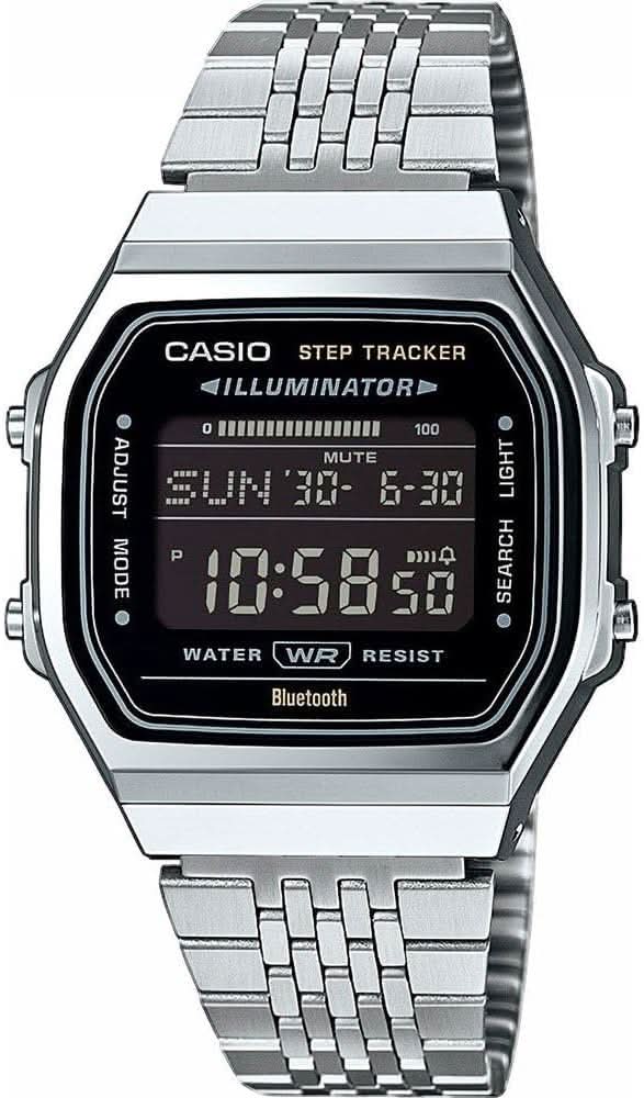 Zegarek Casio z krokomierzem, metalową bransoletą, czarnym wyświetlaczem i srebrnymi krawędziami koperty