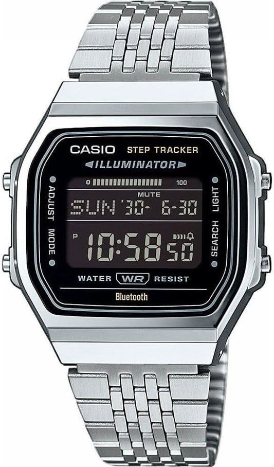 Zegarek Casio z krokomierzem, metalową bransoletą, czarnym wyświetlaczem i srebrnymi krawędziami koperty