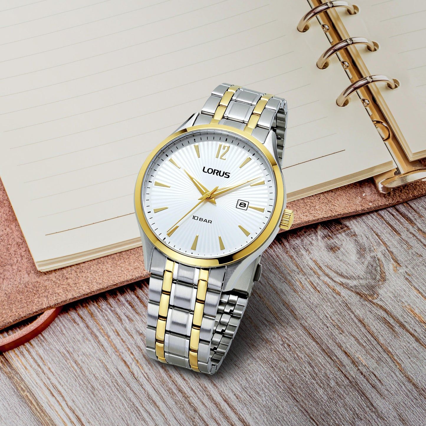 Herren-Armbanduhr mit weißem Zifferblatt und Edelstahlband in Gold-/Silberoptik