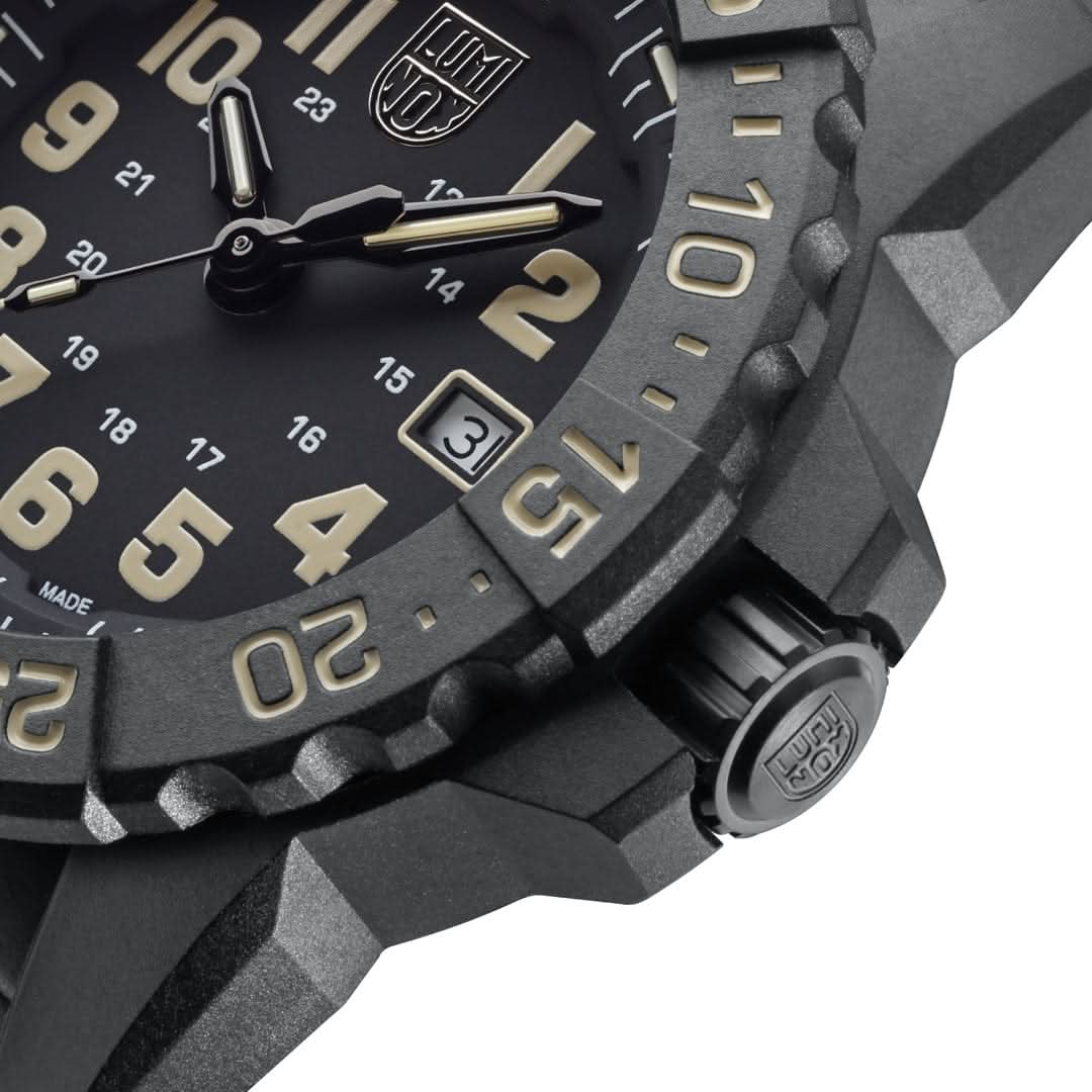 Montre homme Luminox Navy SEAL XS.3510 • Technologie d'éclairage LLT • CARBONOX™ robuste