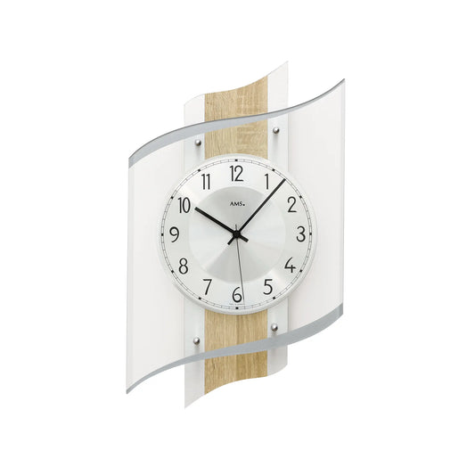 Wanduhr mit weißem Zifferblatt, schwarzen Zeigern, Aluminiumrahmen und Holzstreifen, Facettenglas