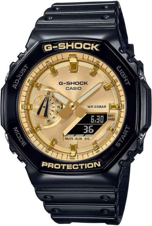 Zegarek męski G-Shock z czarną kopertą, złotą tarczą i czarnym paskiem.