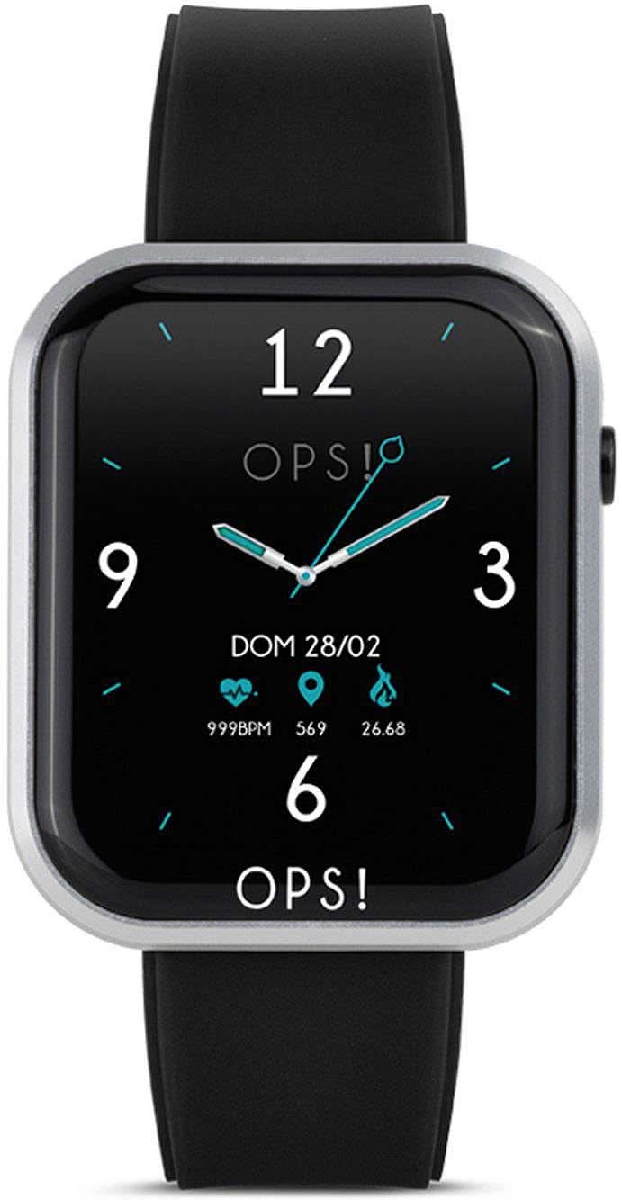 Smartwatch z czarną tarczą, srebrną kopertą i czarnym silikonowym paskiem