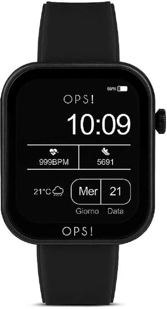 Czarny smartwatch z kwadratowym wyświetlaczem, czarnym silikonowym paskiem i bocznym przyciskiem