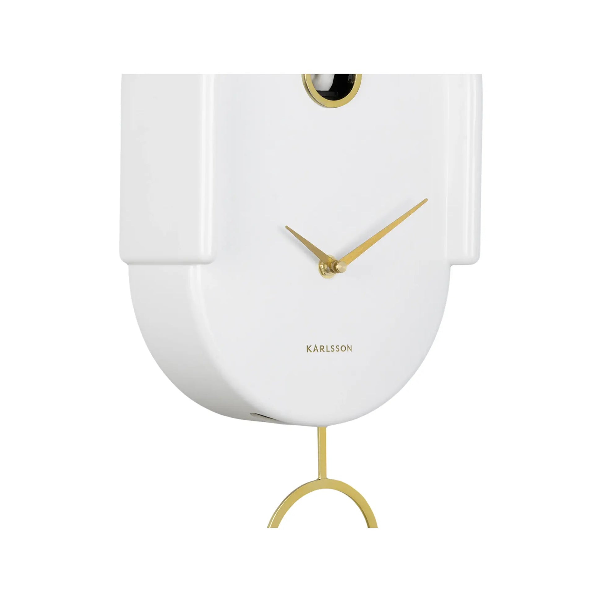 Weiße Wanduhr mit rundem Design, goldenen Zeigern und Kuckucks-Pendel an der Vorderseite