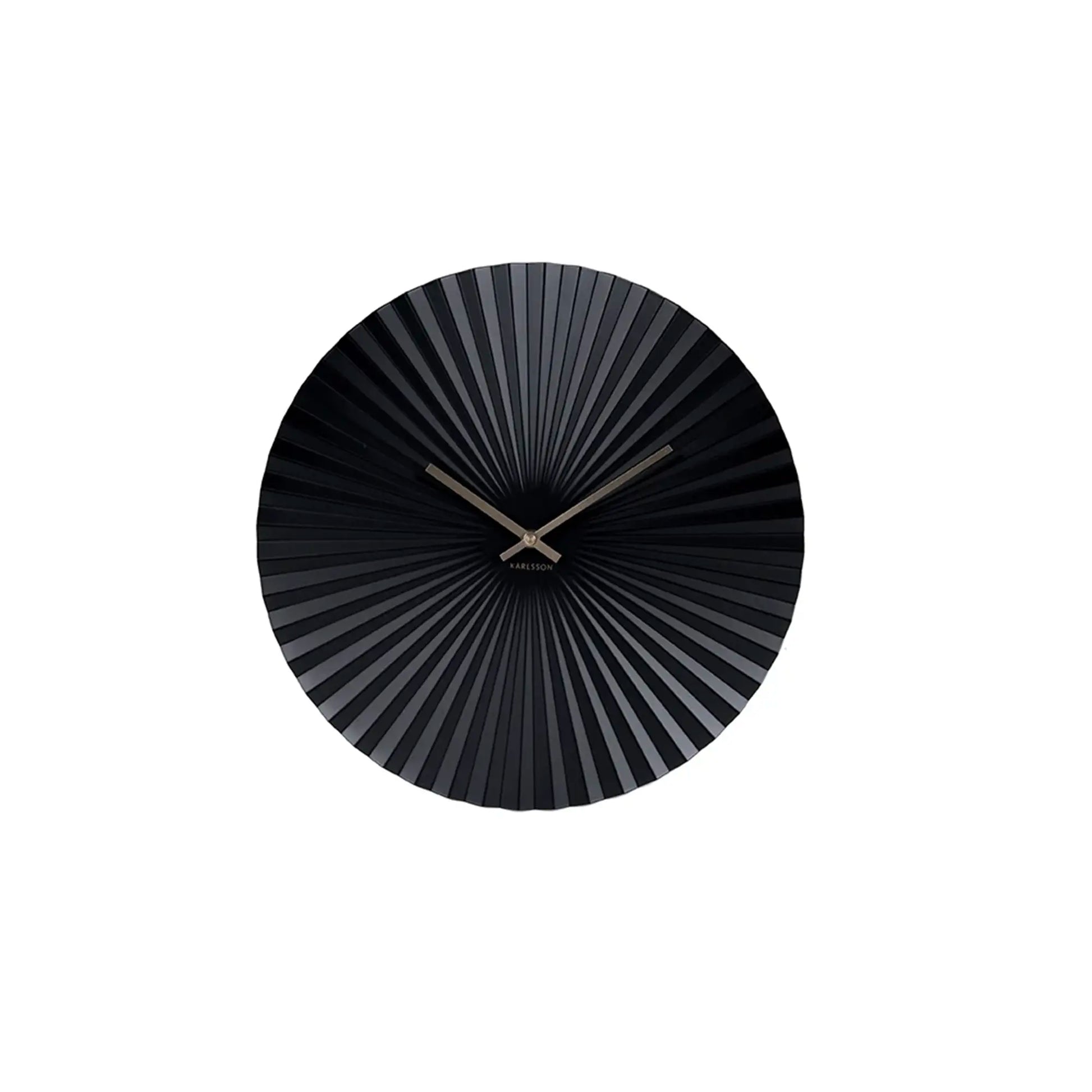Runde schwarze Wanduhr mit Fächer-Design, offenem Zifferblatt und goldfarbenen Zeigern