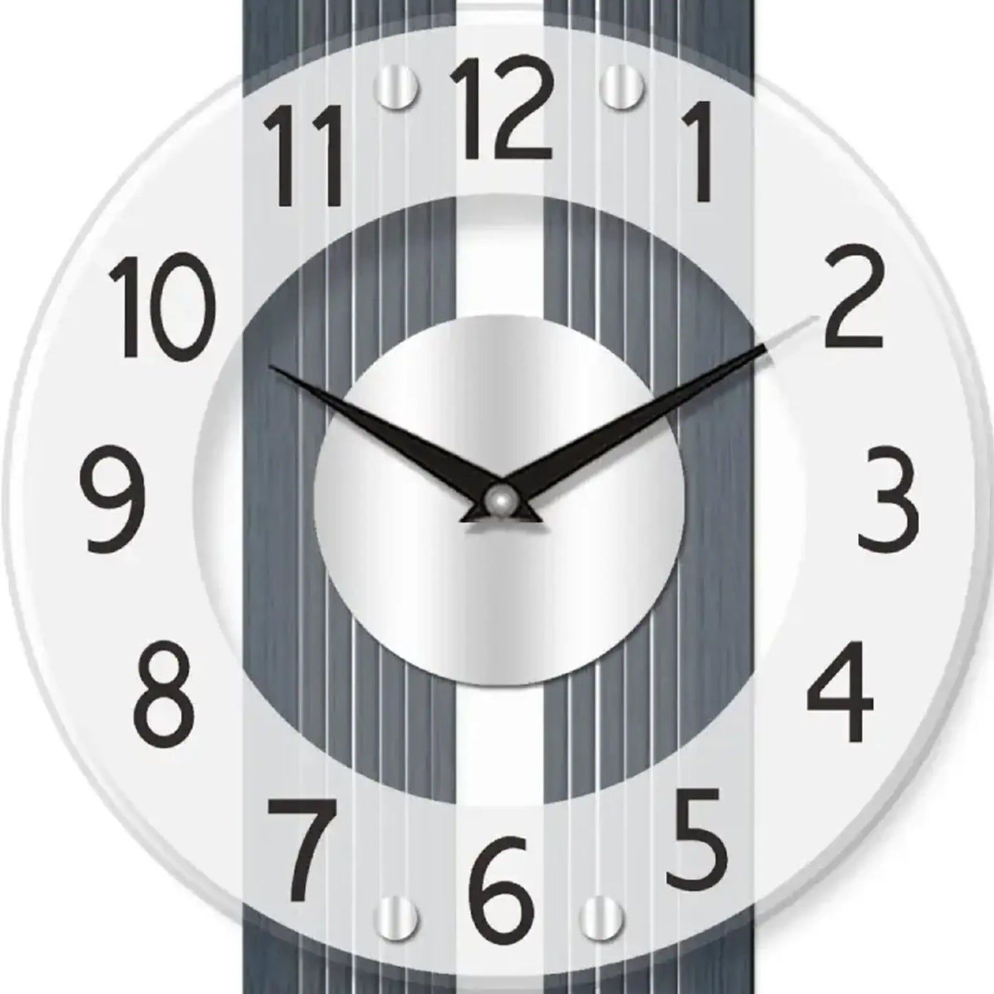 Nahansicht Wanduhr: anthrazit gestreiftes Ziffernblatt mit Zeigern und römischen Ziffern